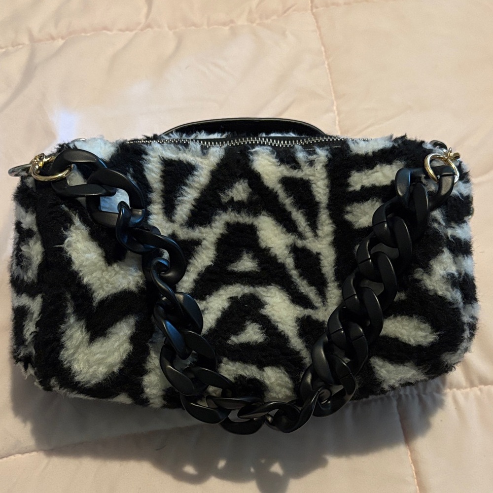 Marc Jacobs Black and Cream Shoulder Bag